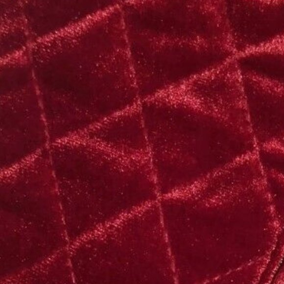 🌹 NWOT Gorgeous Scarlet Red Velvet Diamond Quilted Thermal Gloves - One Size - Picture 5 of 6